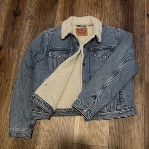 Levi’s Jean jacket Sherpa-lined button up XL